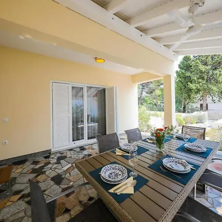 Stunning In With 3 Bedrooms * Ist
