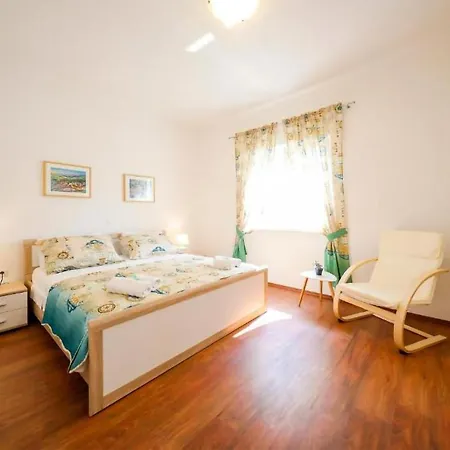 Stunning In With 3 Bedrooms 펜션